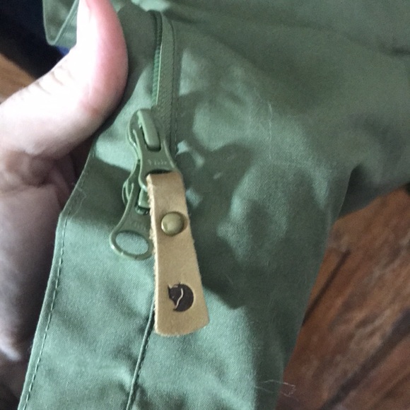 FJALLRAVEN Women’s Luxury Coat - Picture 8 of 15